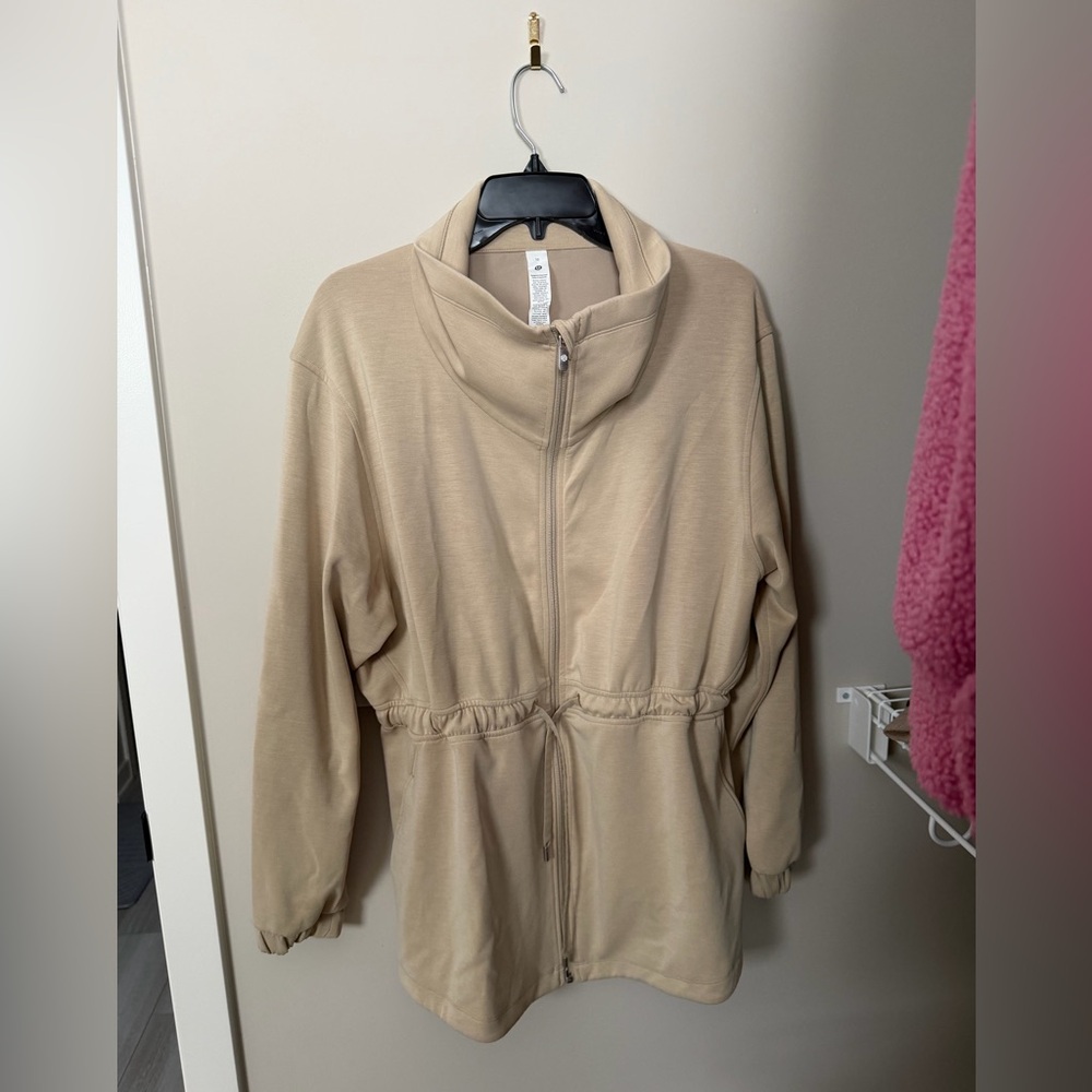 Lululemon Softstreme Cinch-
Waist Jacket